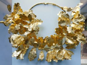 crown gold oak